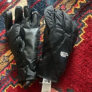 North face dry vent insulated snow gloves